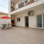 A O - Tina House * Ferrel (Leiria)