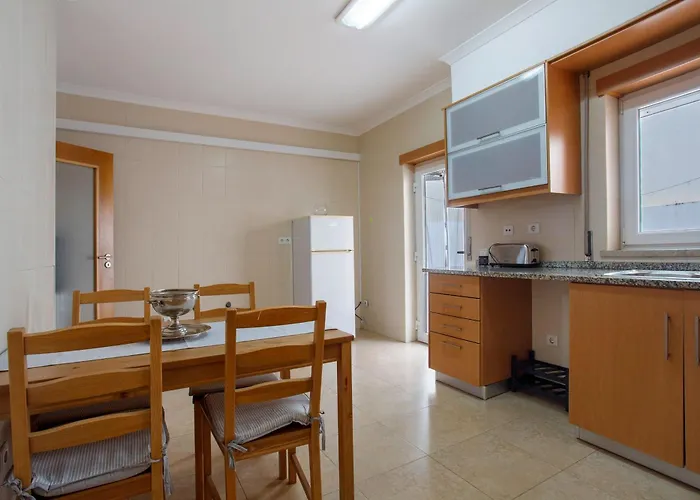 Дом отдыха A O - Tina House *