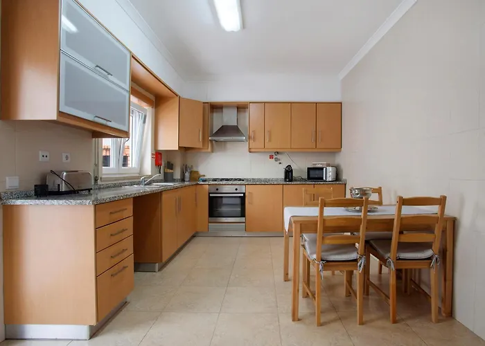 Дом отдыха A O - Tina House *