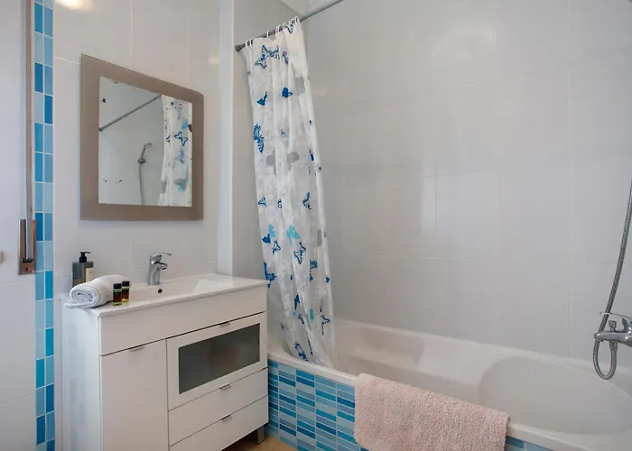 Дом отдыха A O - Tina House