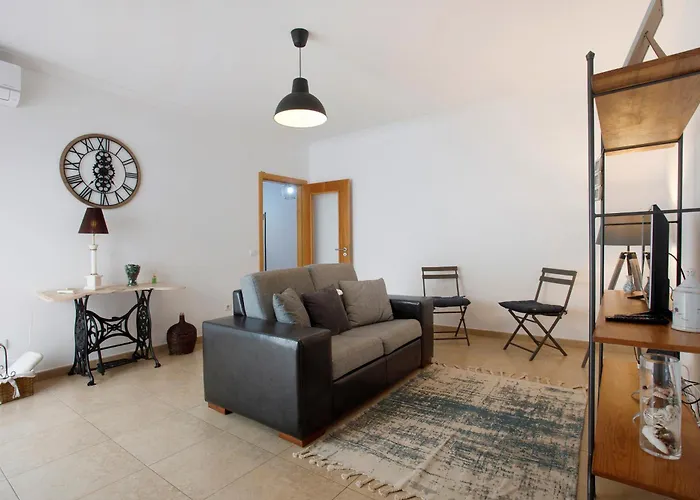 Дом отдыха A O - Tina House