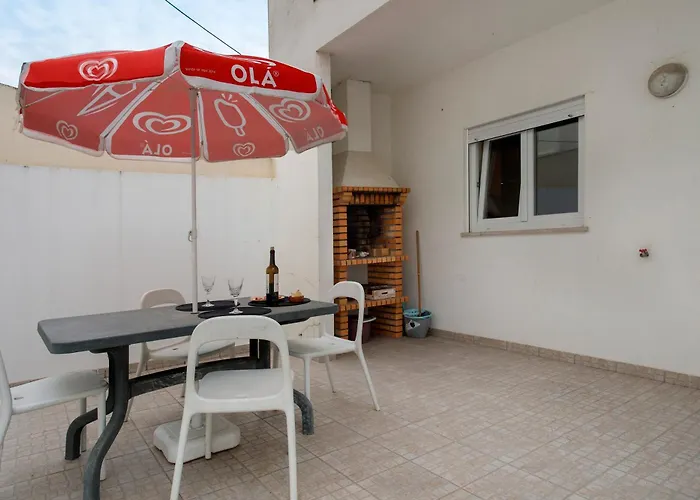 A O - Tina House Дом отдыха *